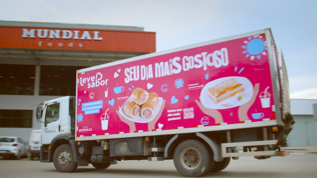 Com o slogan “Seu dia mais gostoso”, essa é a primeira campanha publicitária da história da empresa e da marca Leve Sabor voltada exclusivamente para o consumidor final.